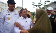 Gubri Abdul Wahid Tinjau Perbaikan Jalan Cerenti–Air Molek, Warga Bongkal Malang Sambut Gembira